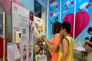 Cần Thơ: Phải cài đặt quét mã QR trước siêu thị, công sở