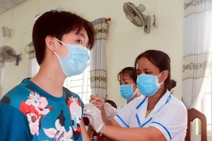 Cần Thơ thêm 181 F0, nhiều tỉnh Miền Tây ngưng phục vụ ăn uống tại chỗ