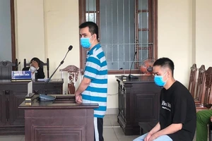 2 cựu công an giao thông tham ô tiền tỉ phí đăng ký xe