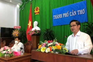 Chủ tịch Cần Thơ: Xử lý dứt điểm việc cán bộ 'ngồi rình' tố nhau