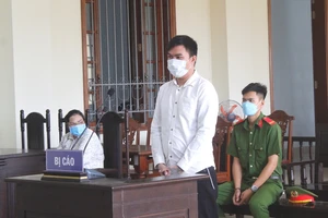 Người tâm thần thực hiện ba cú lừa ngoạn mục