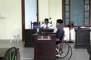 Lãnh án tù vì lợi dụng các quyền tự do dân chủ