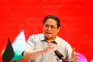 Thủ tướng trả lời cử tri về vấn đề xăng dầu 