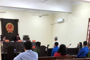 Một bị cáo vụ giả mạo trong công tác được giảm 2 năm tù 