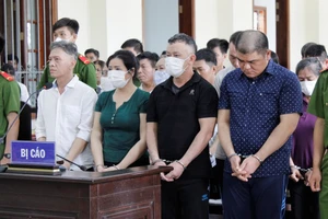 Băng nhóm dàn cảnh mua đất, đánh tráo sổ đỏ ở miền Tây hầu tòa