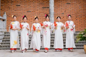 Chiêm ngưỡng bộ sưu tập áo dài tôn vinh văn hóa Việt – Nhật 