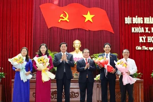 Bầu bổ sung 3 uỷ viên UBND TP Cần Thơ