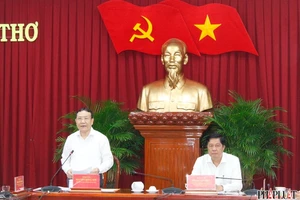 Đoàn Ban Kinh tế TW giám sát thực hiện Nghị quyết về phát triển tại Cần Thơ 