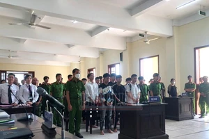 TAND TP Cần Thơ hoãn xử một vụ giết người có dùng súng 