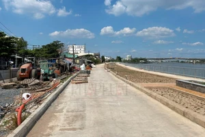 Sau hơn 7 năm thực hiện, dự án ngàn tỉ kè sông Cần Thơ vẫn chưa hoàn thành