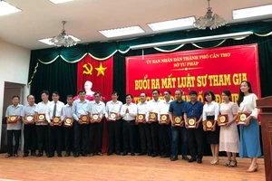 Chủ tịch TP Cần Thơ chỉ đạo hỗ trợ kinh phí cho Đoàn Luật sư thực hiện một số nhiệm vụ 