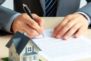 Cô muốn tặng cho đất, cháu 'lén' làm hợp đồng chuyển nhượng nên bị hủy