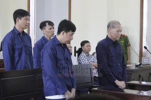 Chi hỗ trợ sai gần 4 tỉ, phó chủ tịch huyện cùng thuộc cấp lãnh án