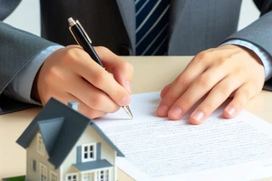 Được chia một phần giá trị thửa đất vì có hợp đồng tặng cho nhà ở gần 30 năm trước 