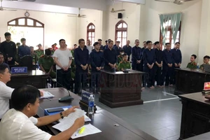 Cần Thơ: Đang xét xử 26 bị cáo gây rối trật công cộng