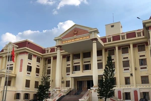 Thi công cống ngăn triều làm hỏng nhà, chủ đầu tư và nhà thầu phải bồi thường tiền tỉ