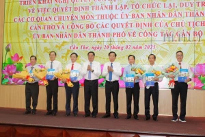 Công bố 39 quyết định của Chủ tịch UBND TP Cần Thơ về công tác cán bộ