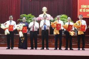 TP Cần Thơ công bố lãnh đạo các cơ quan chuyên môn sau sáp nhập