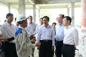 Chủ tịch TP Cần Thơ kiểm tra dự án BV Ung bướu ‘trùm mền’ nhiều năm nay