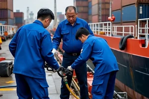 Thuyền trưởng và 2 thuộc cấp bị truy tố vì tham ô 104.000 lít xăng