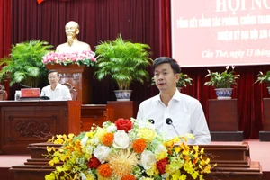 Bí thư Cần Thơ nói hướng xử lý các khu ‘đất vàng’ quây tôn, bỏ không nhiều năm