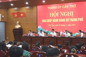 Cần Thơ: Có phó chủ tịch xã, cán bộ không am hiểu đất đai, nhận hồ sơ nhưng không ra phiếu nhận