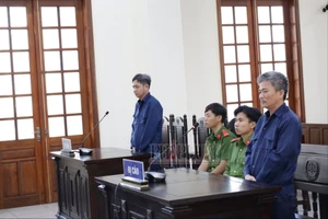 Cần Thơ: 2 cựu cán bộ lãnh án vì bảo kê cho quán karaoke sử dụng ma túy