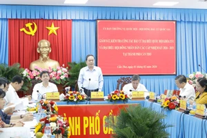 Chủ tịch Quốc hội cùng đoàn công tác giám sát, kiểm tra công tác bầu cử tại Cần Thơ