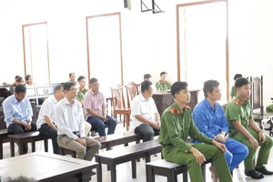 Cần Thơ: Tòa tuyên án 7 cán bộ trong vụ vi phạm về bồi thường ở Long Mỹ