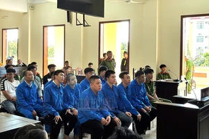 Cần Thơ: Mâu thuẫn việc đòi nợ, 14 bị cáo xách dao, búa đi gây án