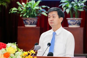 Bí thư Cần Thơ: Cán bộ, bộ máy chính quyền cần có tư duy đột phá, nói đi đôi với làm