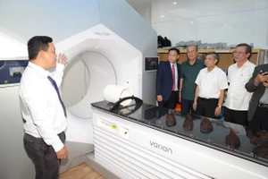 Tin vui cho bệnh nhân ung thư ĐBSCL: Cần Thơ chính thức bàn giao hệ thống xạ trị gia tốc