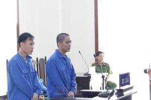 Án mạng từ chuyện cầm tay, ôm ngang hông bạn gái người khác