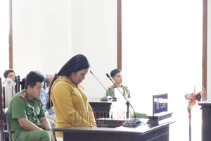 Nữ bị cáo nói tiếp tục lừa đảo để kiếm tiền trả thù lao cho luật sư trong vụ án trước