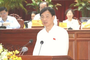 Trưởng Ban Tổ chức Trung ương Nguyễn Duy Ngọc tiếp xúc cử tri tại Cần Thơ