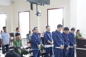 1 cựu công chứng viên bị truy tố trong vụ lừa đảo bán đất bằng sổ hồng giả