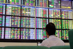 'Sập' sàn chứng khoán: Nhà đầu tư có mất tiền? 