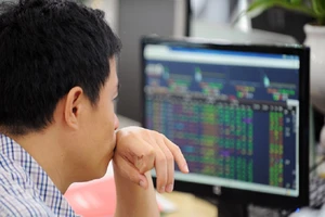 HoSE tạm ngừng giao dịch, vẫn chưa tìm ra nguyên nhân