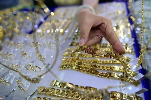 Vàng nội đảo chiều, rẻ hơn vàng ngoại gần 300.000 đồng