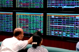 Sau cơn 'nguy kịch' mất 14 tỉ đô, chứng khoán hồi sinh 