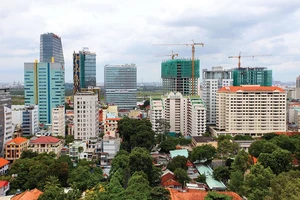 Vốn ngoại dồn đập đổ vào bất động sản