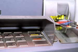 Vạch mặt các chiêu của hacker giăng bẫy chủ thẻ