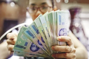 Thanh tra đột xuất ngân hàng đổ tiền nhiều vào nhà, đất