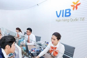 Có ngân hàng tặng đến 1% lãi suất khi gửi tiết kiệm