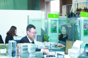 Ông lớn ngân hàng bất ngờ giảm mạnh lãi suất cho vay