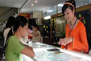 Giá vàng rủ nhau bùng nổ nhờ Tổng thống Mỹ