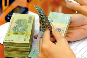 Nhiều tổ chức tín dụng bị Ngân hàng Nhà nước 'tuýt còi'