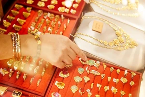 Giá vàng tăng gần 1,8 triệu đồng/lượng 