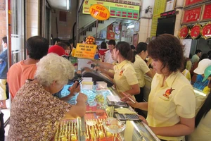 Giá vàng tăng vọt hiếm có