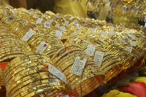 Giá vàng nhẫn bất ngờ tăng vọt